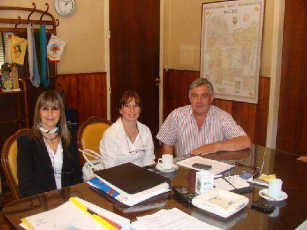  Intendencia Brasca se reuni� con autoridades de Educaci�n