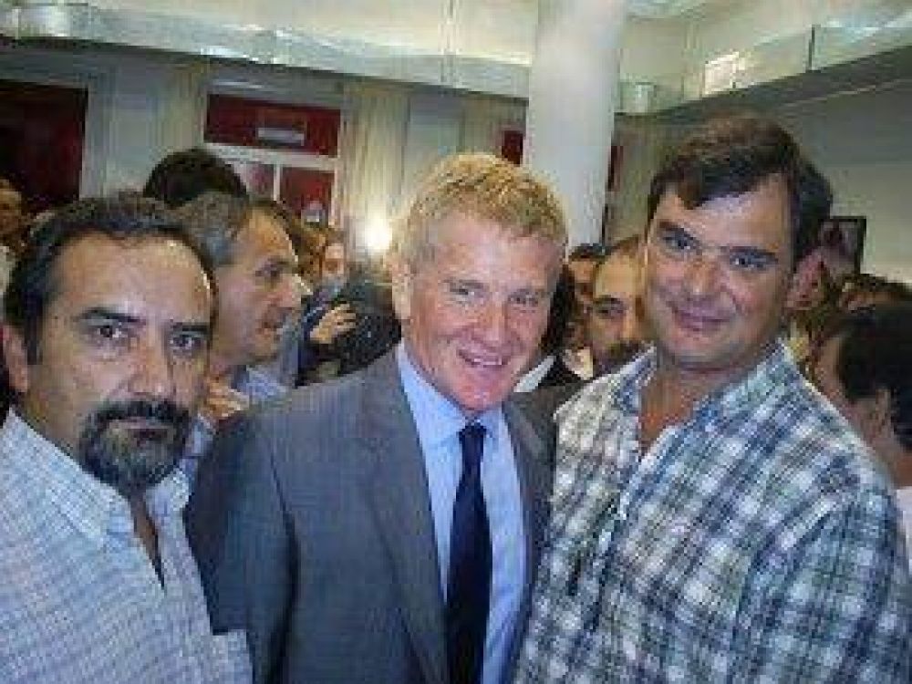 Dirigentes locales asistieron al acto de Francisco De Narv�ez