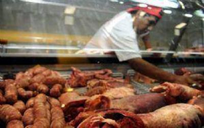 La carne y el pescado a precios "oficiales" casi no se consiguen