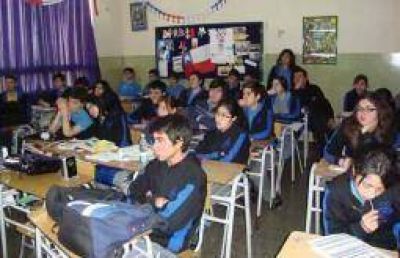 Otorgaron 23,5% de aumento salarial a los docentes privados