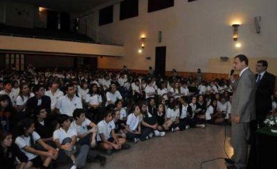 Bruera brind� charlas en escuelas sobre la importancia de reciclar la basura