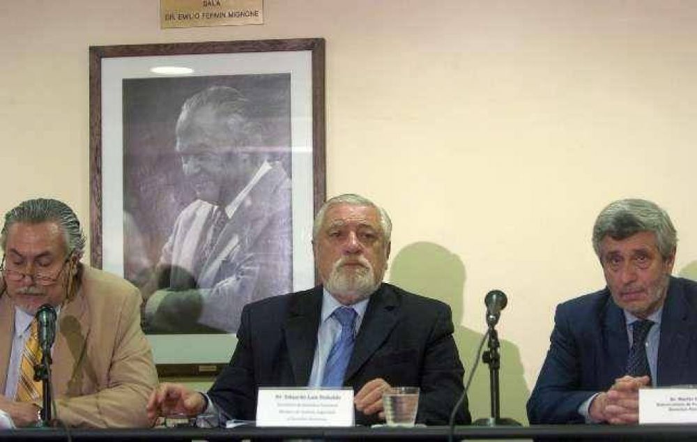 Ordenaron la detenci�n del padre de la jueza Sarmiento y la oposici�n denunci� persecuci�n