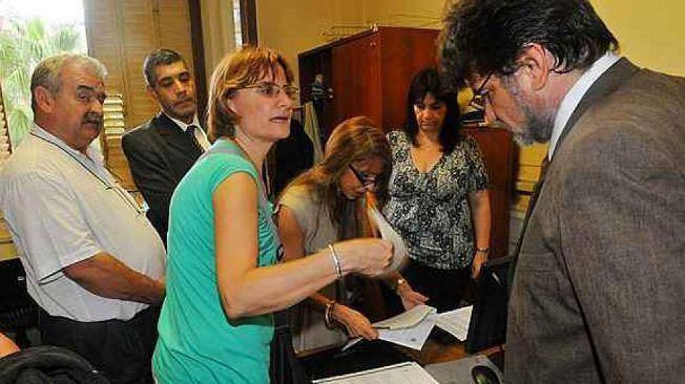 Revuelo en Tribunales por el asesor sindicado como esp�a 