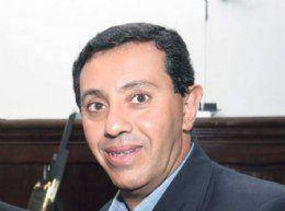 Seg�n Sabaj, Alperovich regresa hoy a Tucum�n