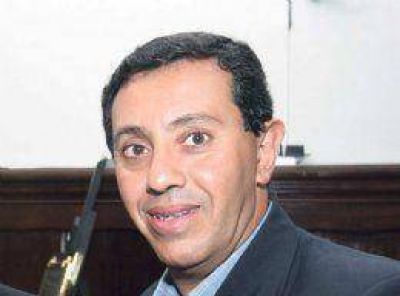 Seg�n Sabaj, Alperovich regresa hoy a Tucum�n