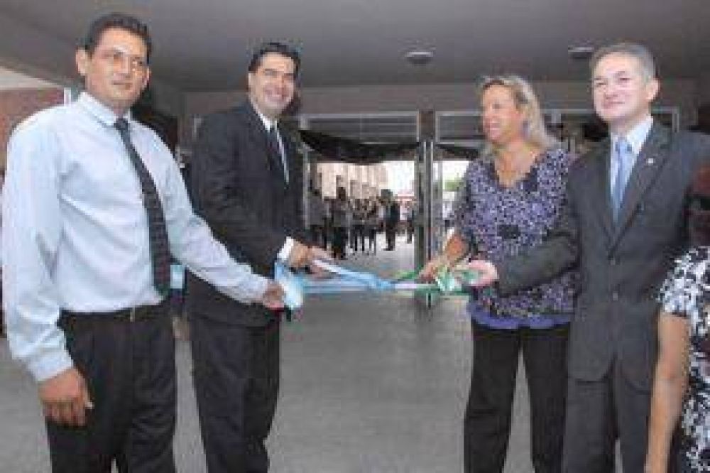 Sileoni lanzar� en el Chaco programa para atacar el analfabetismo   