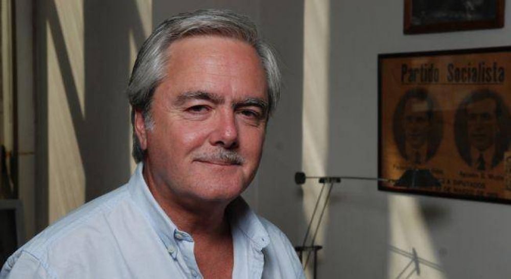 "De Narv�ez tiene que decidir si va con el partido de Kirchner o con nosotros"