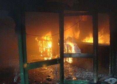 Bomberos: "La municipalidad qued� totalmente destruida"