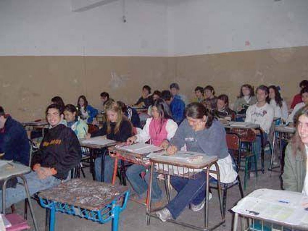 Escuela secundaria en el barrio Otero