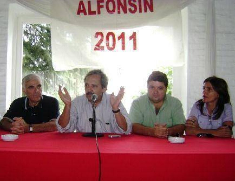 La UCR se reuni� en Chacabuco, con la presencia de Ricardo Alfonsin