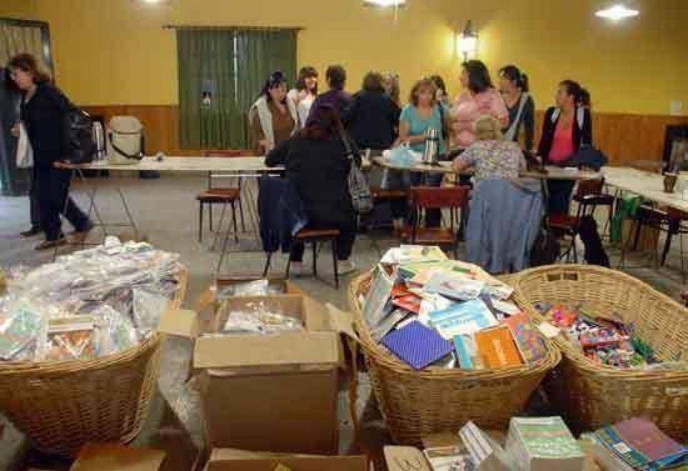 M�s de 18 mil unidades de utiles escolares en el Festival solidario de La Florida