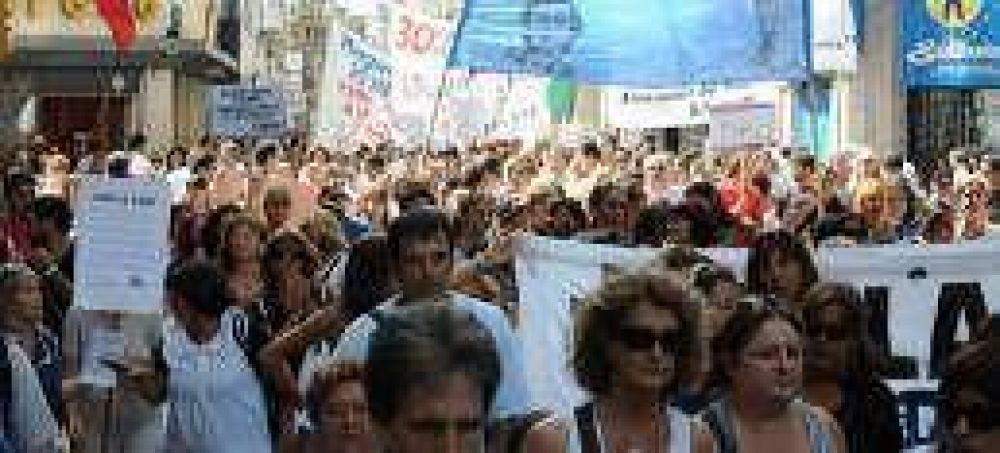  Los docentes van a la paritaria a la espera de una oferta superadora