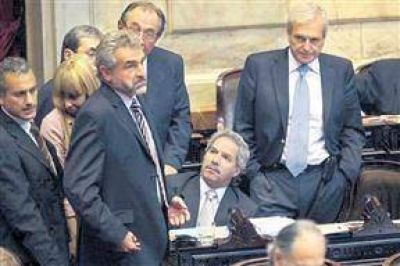 El Senado deber� resolver los vetos a la reforma pol�tica