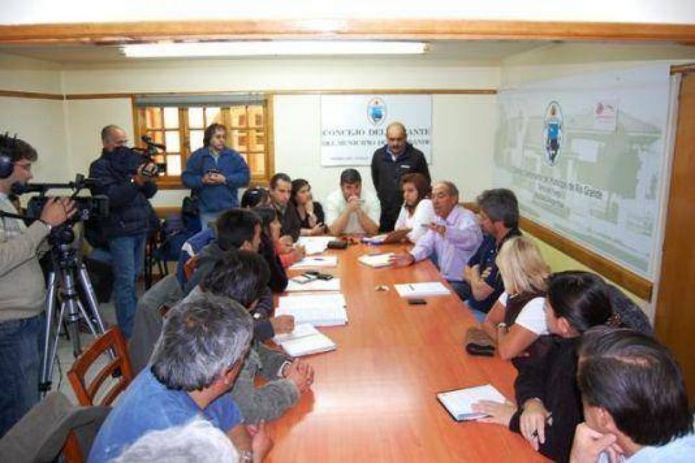 El SUTEF y padres se reunieron en el Concejo Deliberante pero no hubo avances