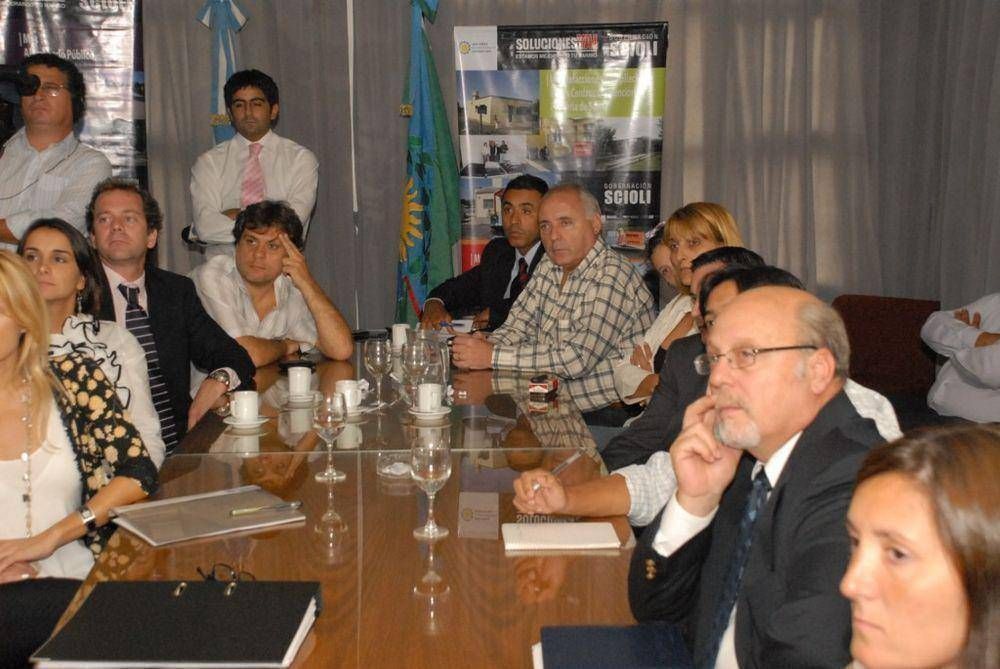 Presidente Per�n - FUE PRESENTADO EL PROGRAMA "SOLUCIONES YA"