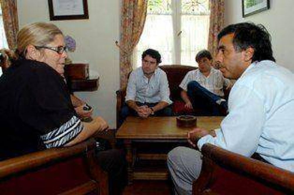 La Intendente se reuni� con vecinos 