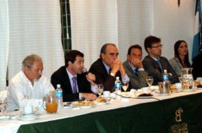 En Brown buscan crear un consorcio empresarial de exportaciones