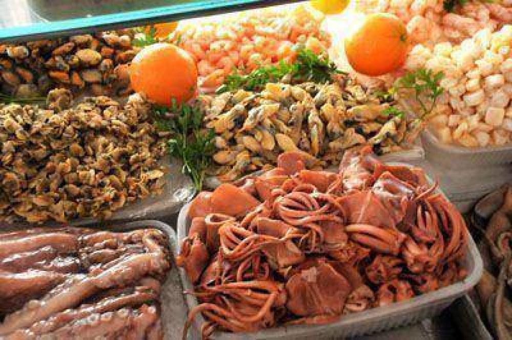 Preparar una paella en casa cuesta alrededor de 10 pesos por persona