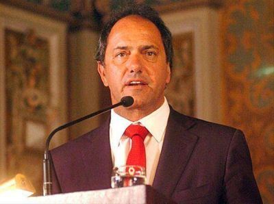 Scioli asegur� que sigui� "minuto a minuto el tema de Baradero, con dolor por la muerte de los chicos"
