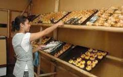 Facturas y semitas subieron, pero el pan, por ahora, zafa