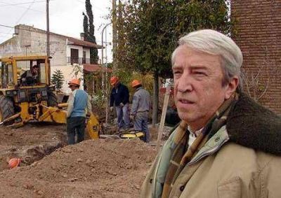 Lorenzo Ya�ez: "En Olavarr�a hay un uso racional, el desaf�o pasa por la extensi�n de la red sanitaria"
