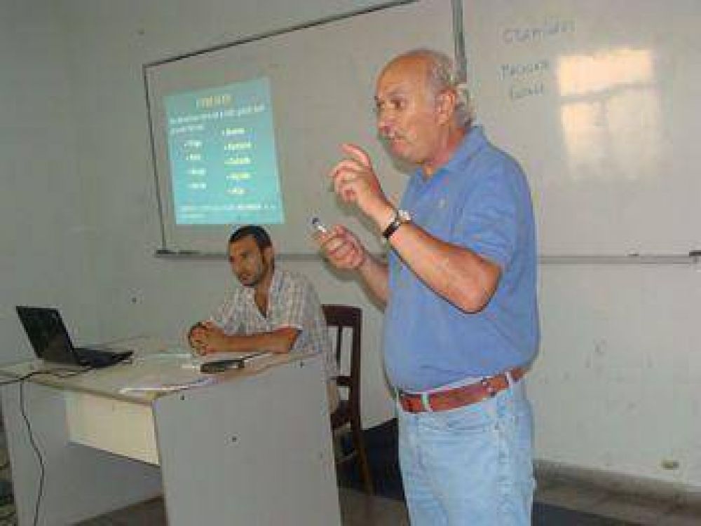 Comenz� el curso de perito clasificador de granos