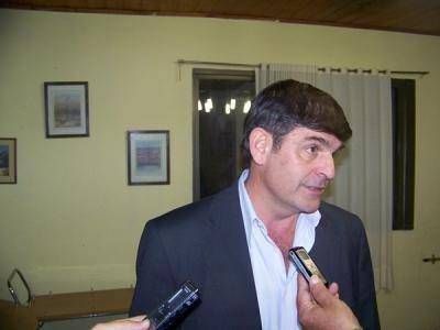 "A pesar de la mala pol�tica, la econom�a argentina est� en plena recuperaci�n", dijo Seggiaro