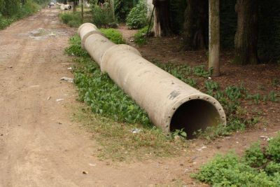 Escobar - SE ESTA REALIZANDO LA OBRA DE DESAG�E PLUVIAL EN EL BARRIO LAMBERTUCHI