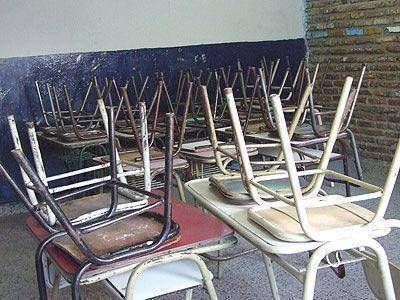 PROBLEMAS EDILICIOS Y DE MOBILIARIO Desde la regi�n confirmaron "la situaci�n de emergencia de las aulas"