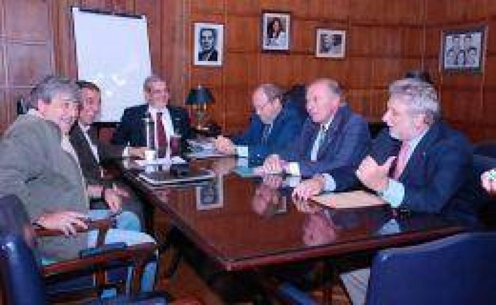Dom�nguez acord� elevar la propuesta del Campo a la Presidente