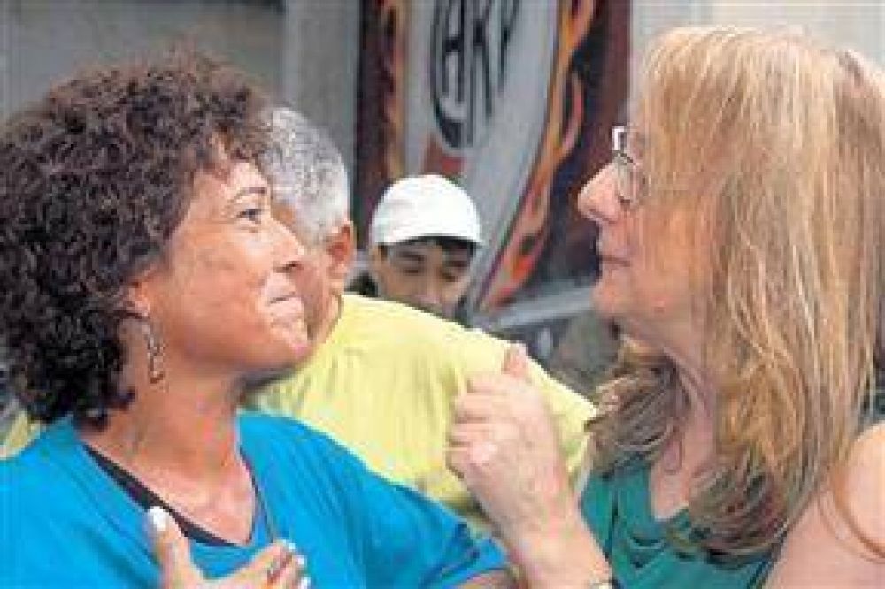 Alicia Kirchner exige "participar activamente"