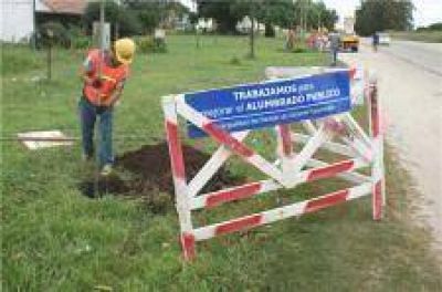 Avanza proyecto de alumbrado semi especial en barrios