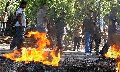 Paritaria de municipales: Fracas� reuni�n y afuera hubo incidentes