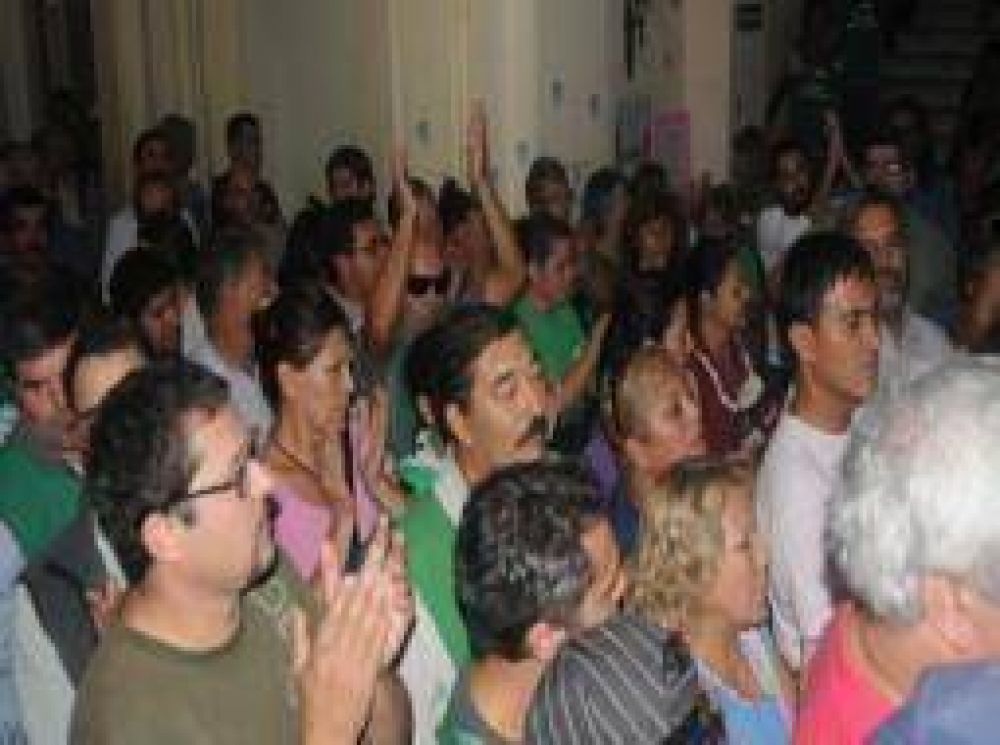 ATE mantuvo tomado el edificio de la Direcci�n de Cultura y Educaci�n