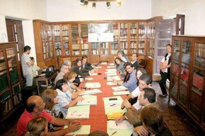 El mundo de la pol�tica disertar� en la provincia