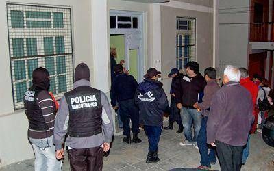 En un megaoperativo clausuran siete vips y detienen a un polic�a