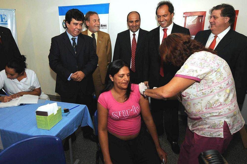 Scioli, Balestrini, Manzur y Collia en La Matanza SE LANZO EN LA PROVINCIA LA CAMPA�A ANTIGRIPAL 2010