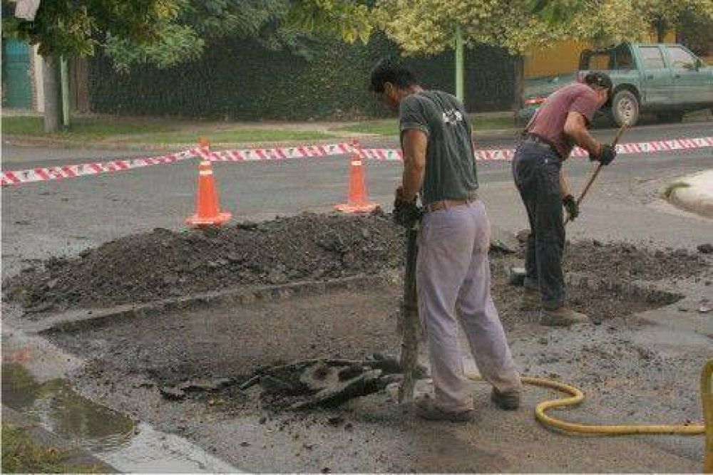 Mejoras para el tr�nsito  Obras P�blicas realiz� reparaciones en calles del casco urbano