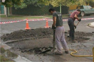 Mejoras para el tr�nsito  Obras P�blicas realiz� reparaciones en calles del casco urbano