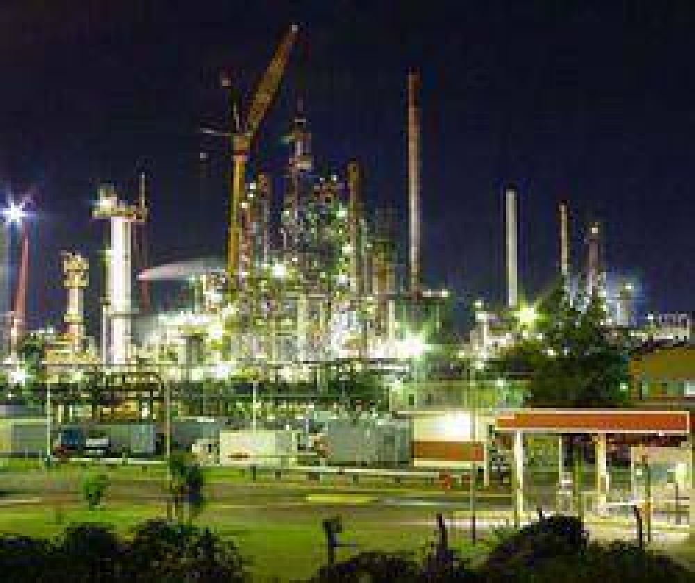 Afirman que Esso vender�a la refiner�a Campana para irse del pa�s
