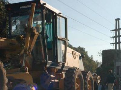 Vecinos autoconvocados En Lima cortan los ingresos y exigen la culminaci�n de obras