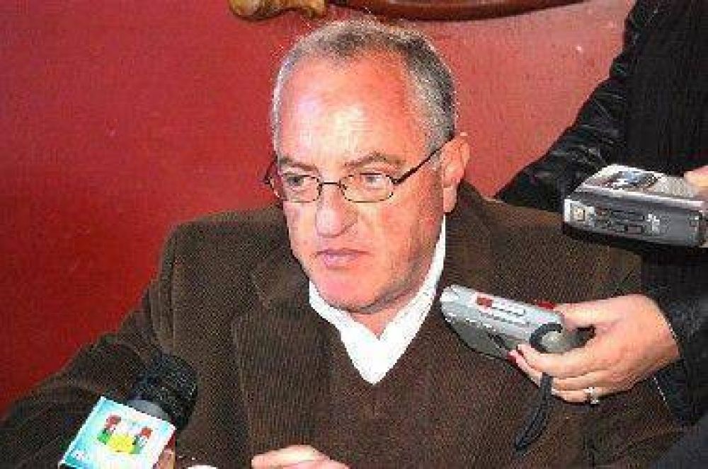  Feldman: "Jun�n se parece cada vez m�s a Springfield, el pueblo de Los Simpsons"