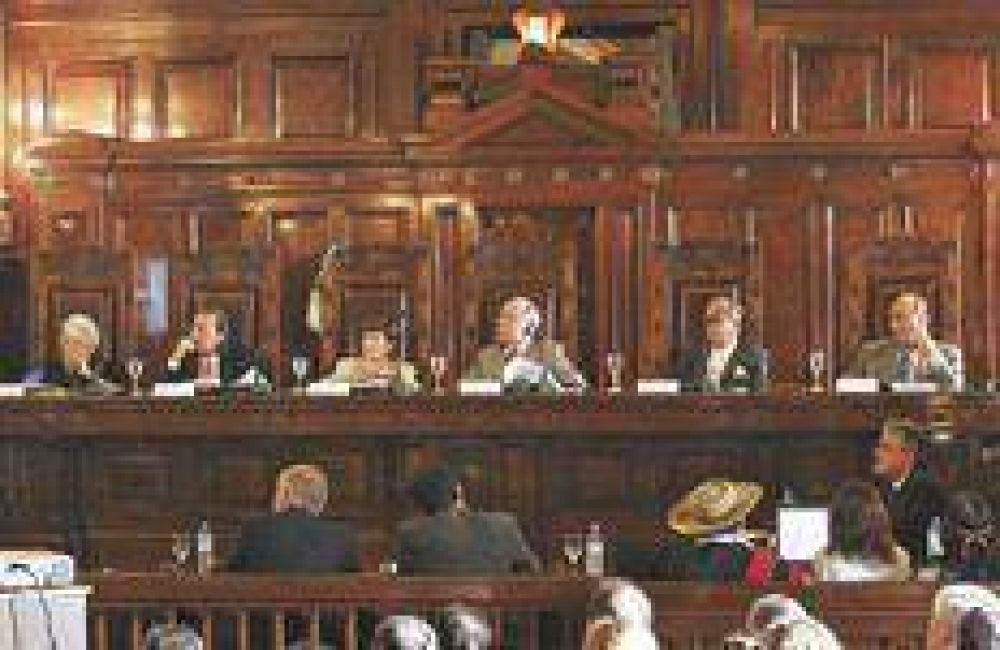 La Corte piensa en c�mo poner l�mites