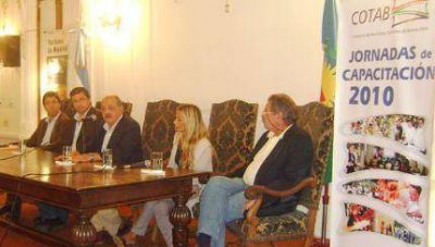 Valeria M�ndez asumi� como Secretaria de Capacitaci�n de Cotab