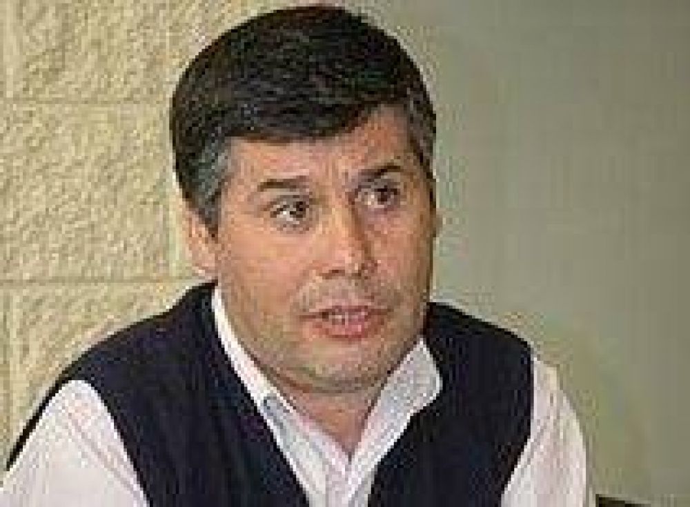 Un legislador dej� en evidencia la arbitraria divisi�n de Chascom�s