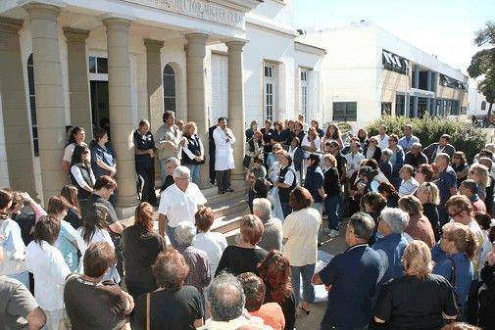 Frente al Hospital, los municipales rechazaron la oferta del Ejecutivo