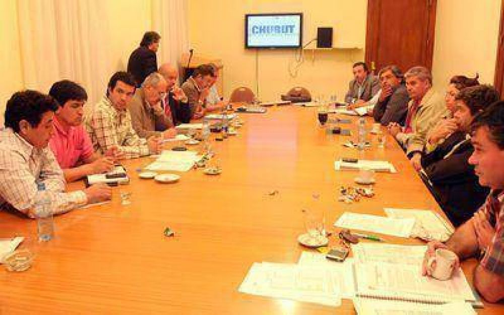 Korn: "no se permitir� la megaminer�a" en Chubut