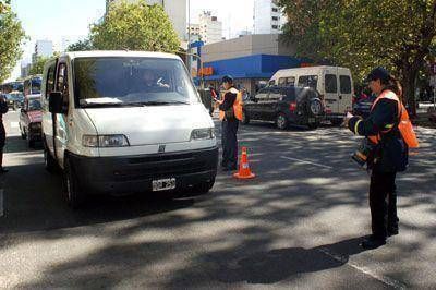Siguen los controles de autos, motos y camiones