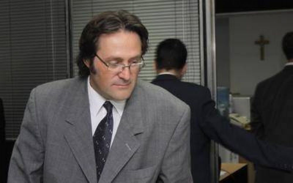 Faggionato M�rquez fue destituido por mal desempe�o