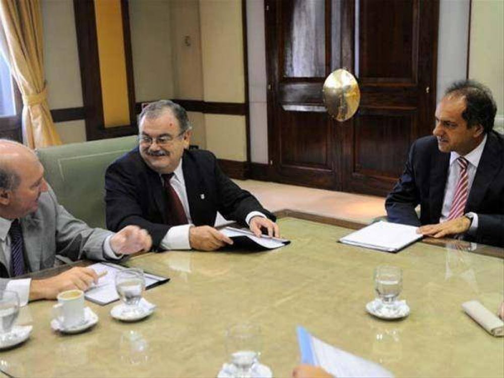Cr�ditos para infraestructura y salud en Ramallo y Exaltaci�n de la Cruz